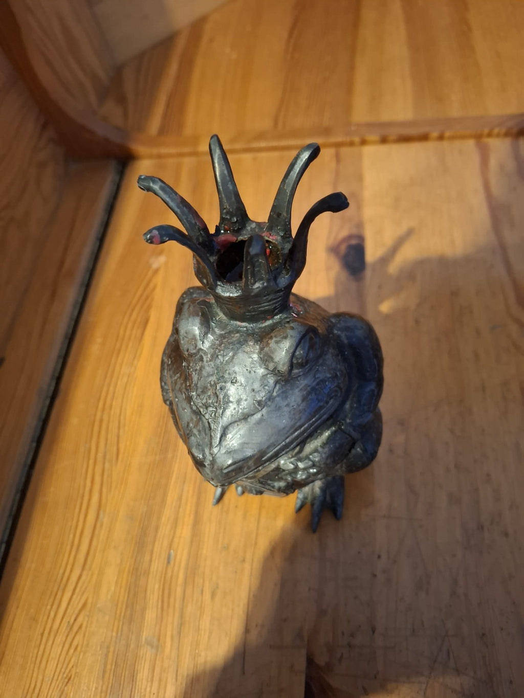 Frosch aus Bronze